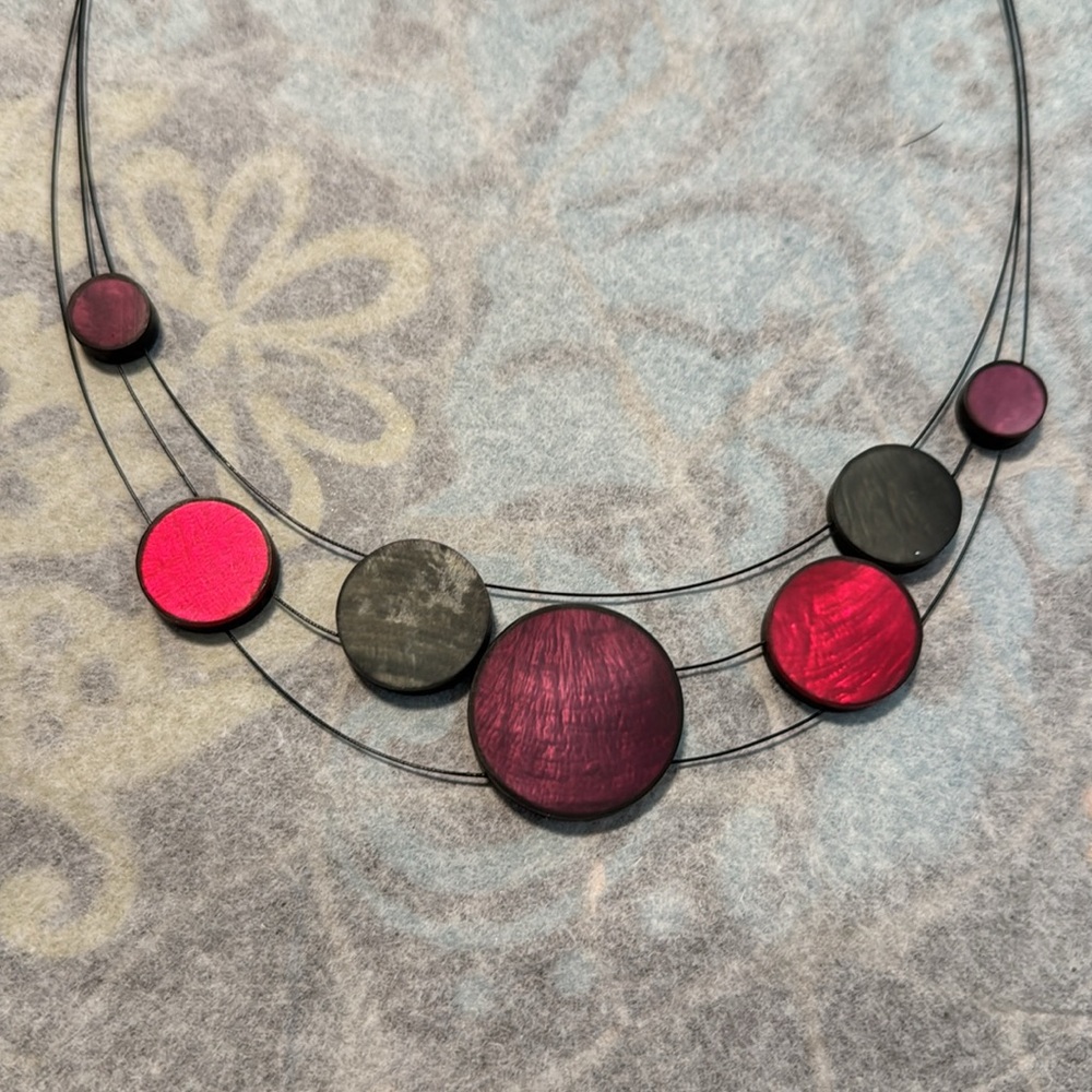 HANDMADE NECKLACE WOODEN CIRCLES - Picture 2 of 4